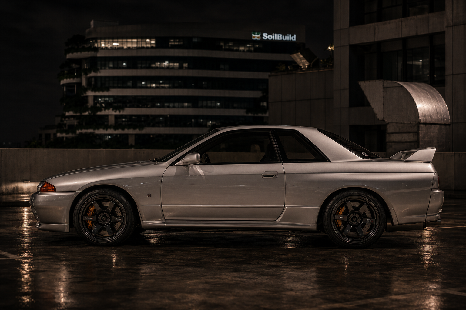 Silver Nissan Skyline GT-R R32 side profile